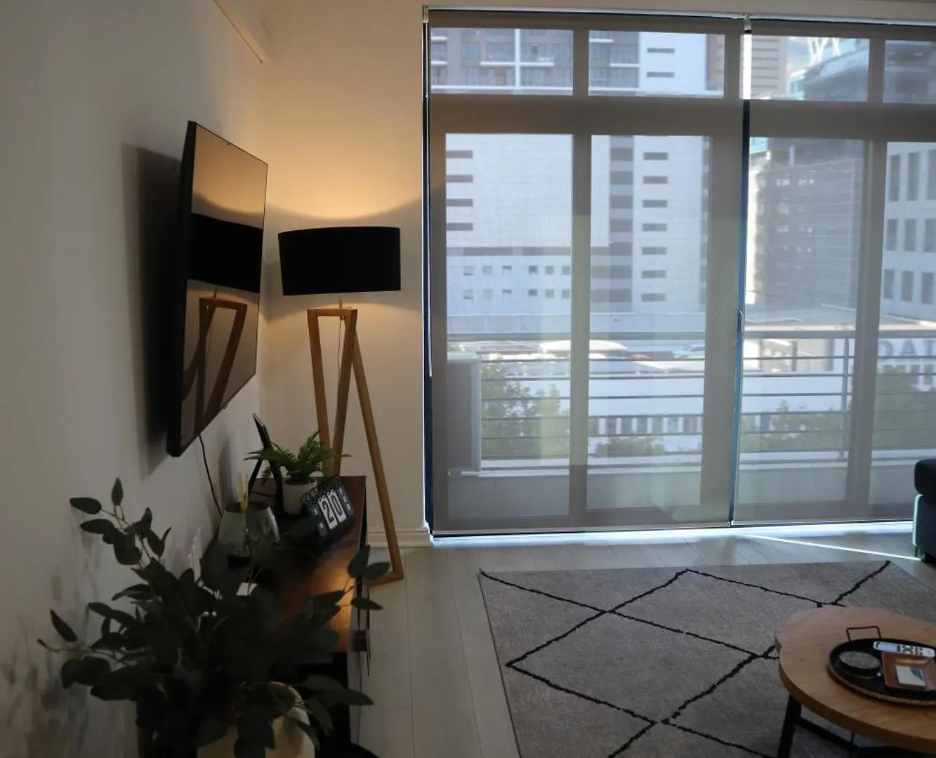 Cozy 1-Bedroom Apartment In Amazing Cape Town With Wifi, Ac