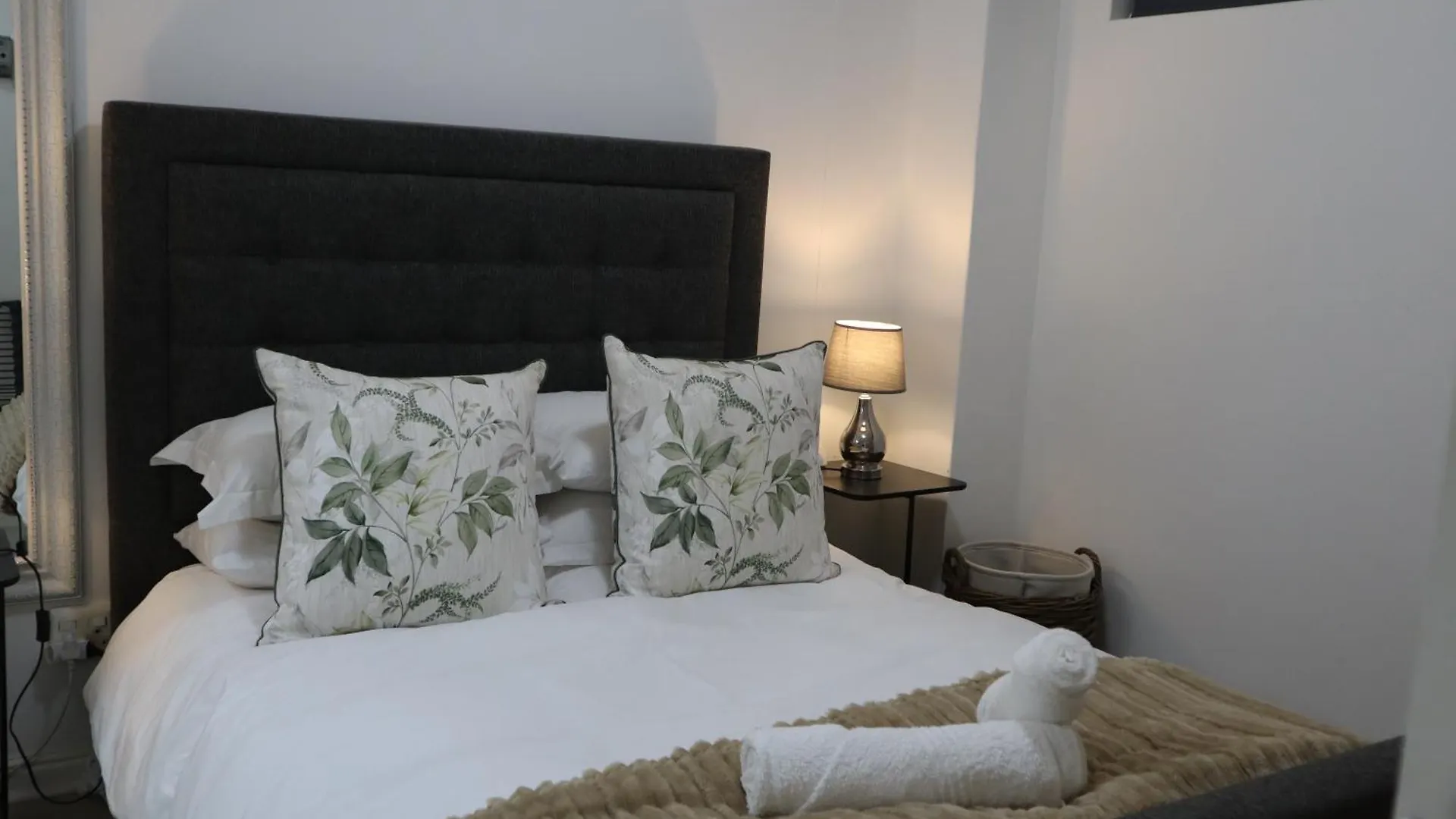 Cozy 1-Bedroom Apartment In Amazing Cape Town With Wifi, Ac