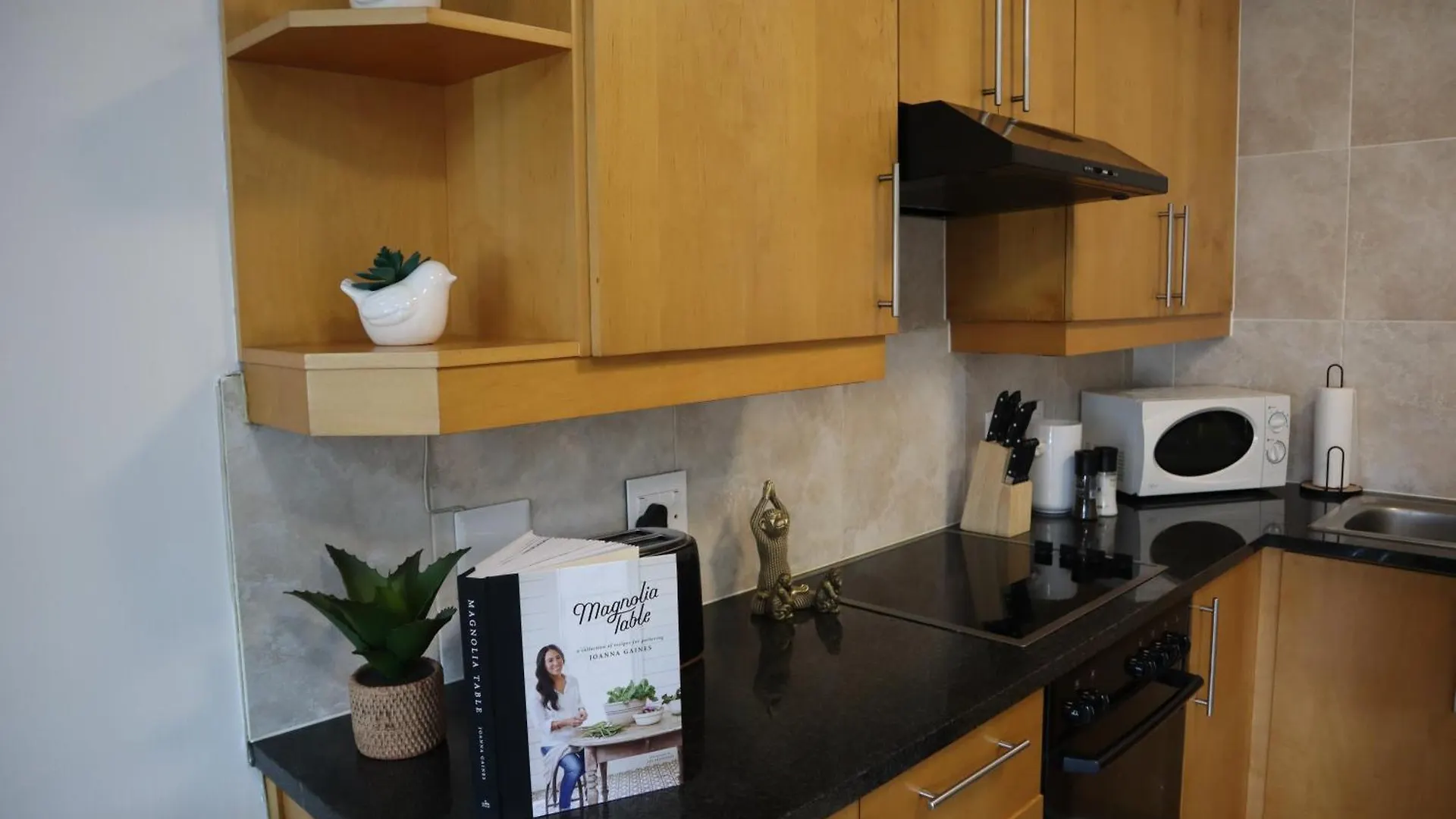 Cozy 1-Bedroom Apartment In Amazing Cape Town With Wifi, Ac